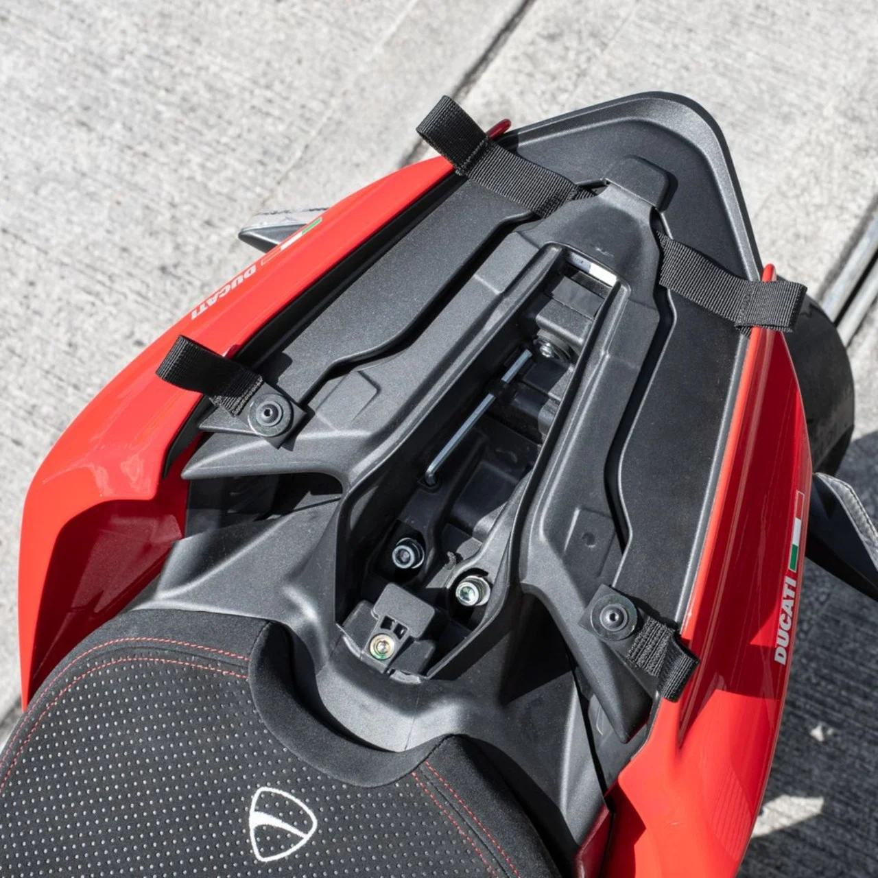 Kriega Ducati Panigale V4 US-Drypack Fit Kit